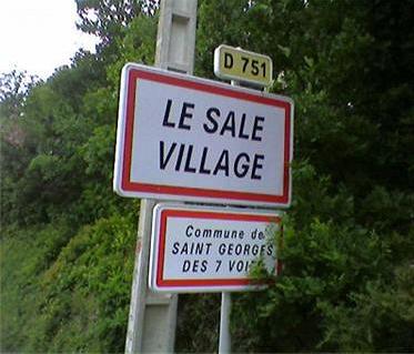Le sale village.D751