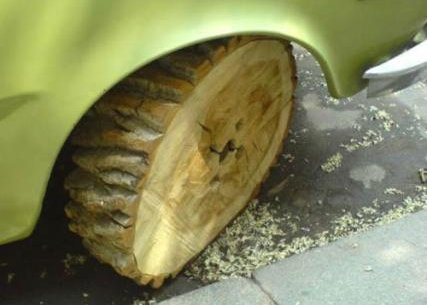 gros plan sur la roue en bois