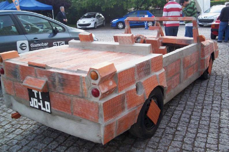 voiture-brique-TI-JO-LO.jpg