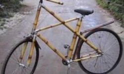 un vélo en bambou