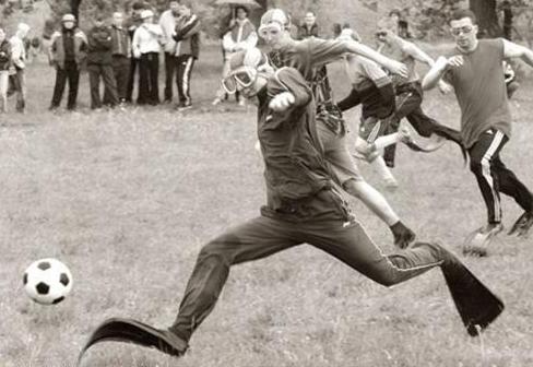 jouer au foot avec des palmes