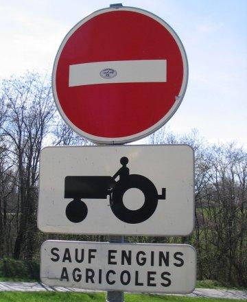 Interdit Aux Tracteurs Sauf Engins Agricoles Images Insolites fr Interdit Aux Tracteurs Sauf Engins Agricoles Images Insolites fr