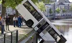 Un bus a l'eau