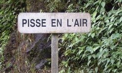 panneau pisse en l'air