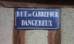 La rue du carrefour dangereux à Verneuil sur Avre